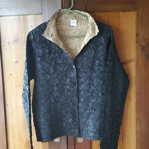 Reversible No Wrinkle Black & Gold Jacket
